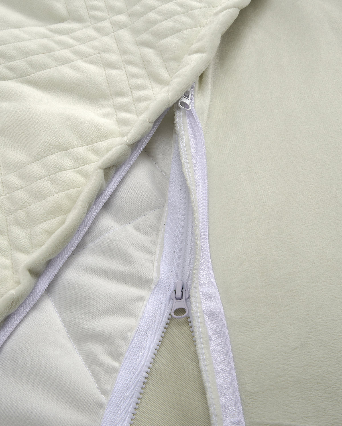 blanky + Hiver